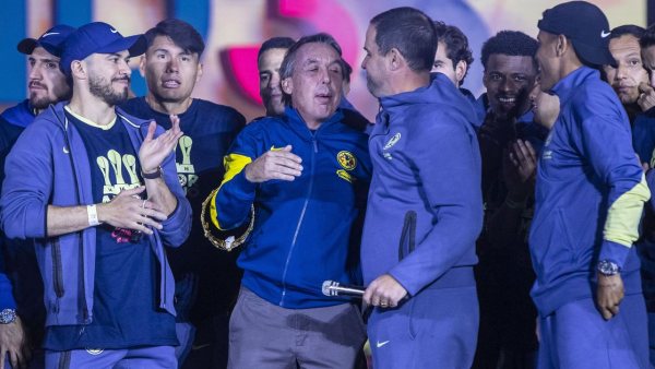 Emilio Azcárraga visita Coapa antes del crucial duelo contra Pumas