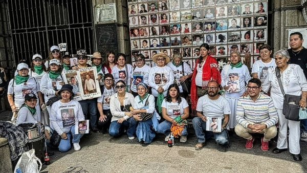 Madres de desaparecidos marchan en Cuernavaca y crean 'Pasillo de la Verdad'