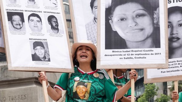 Madres buscadoras marchan en CDMX exigiendo justicia por desaparecidos