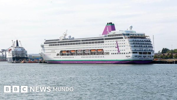 Crucero en Francia confina a más de 1,700 pasajeros por brote gastrointestinal